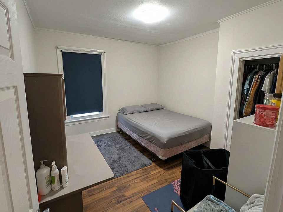 2nd image of 2205-22 22nd St #15