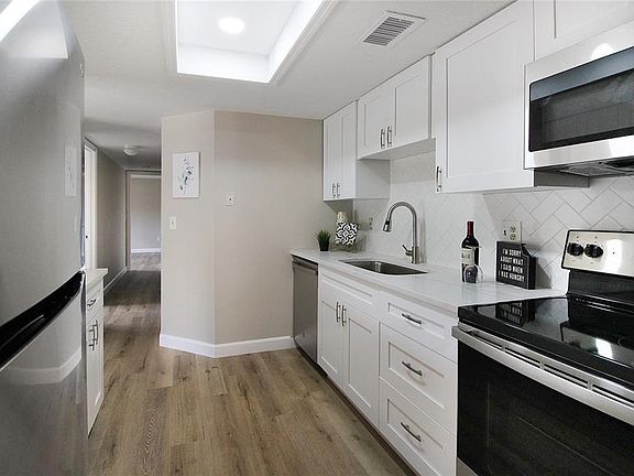 4th image of 133 Sabal Ct Unit F
