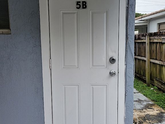 3rd image of 738 NE 86th St #46330ebba