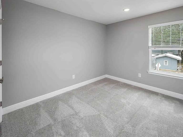 319 Carmel Dr #15 — Photo 21