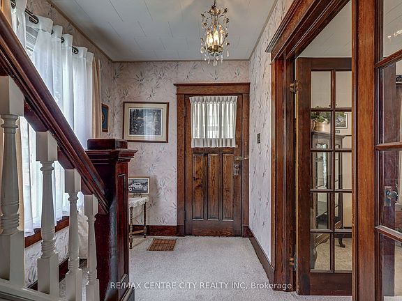 5th image of 264 John St S