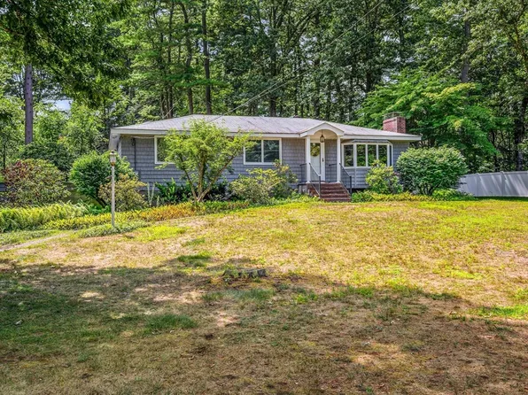 8 Oxford Rd, Billerica, MA 01821