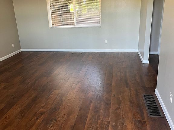 5th image of 16607 13th Ave W