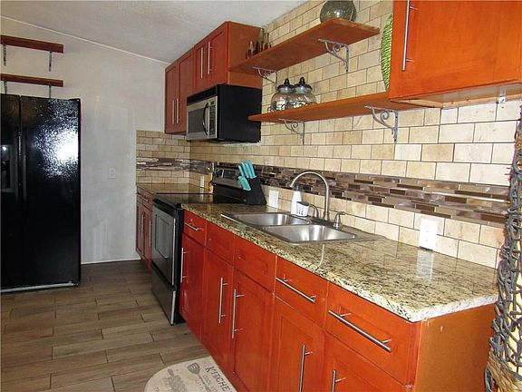 5th image of 8541 Melinda Dr