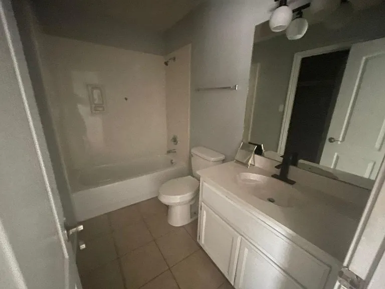 1301 N Sal St #4 — Photo 7