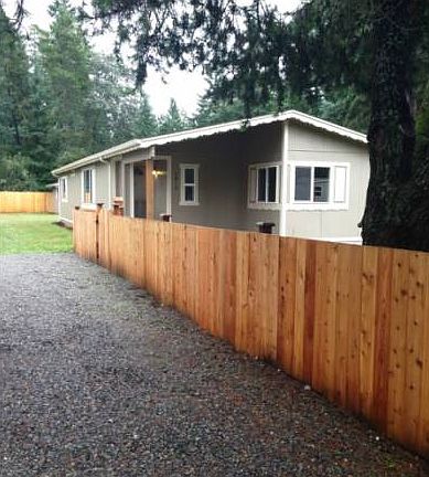 2nd image of 8410 Pepperidge Ln SE