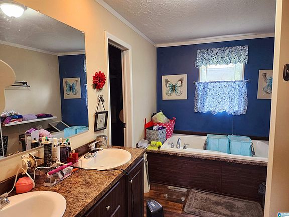 4th image of 10785 Macks Rd