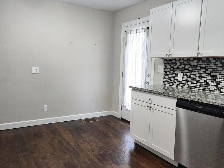 4074 W Freedom Cir — Photo 3
