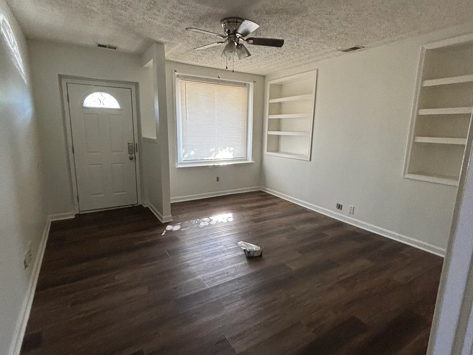 1 bed, 940 sqft, $1,100 — Photo 3