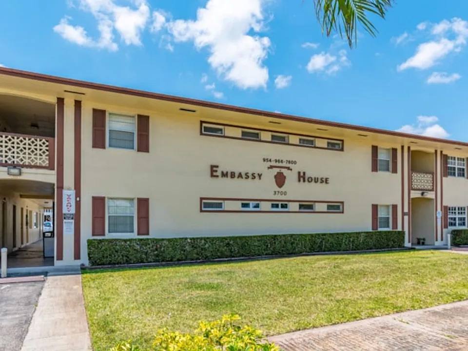 3700 Polk St Hollywood, FL 33021