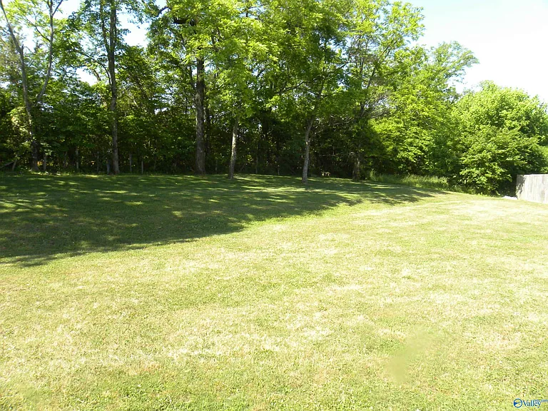 202 Ashbrook Cir — Photo 24