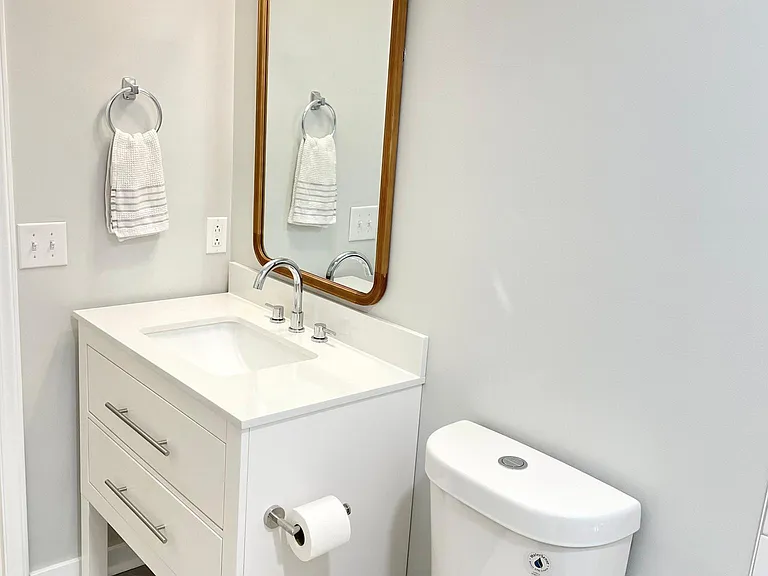 1032 Churchill Downs Ct #B — Photo 10