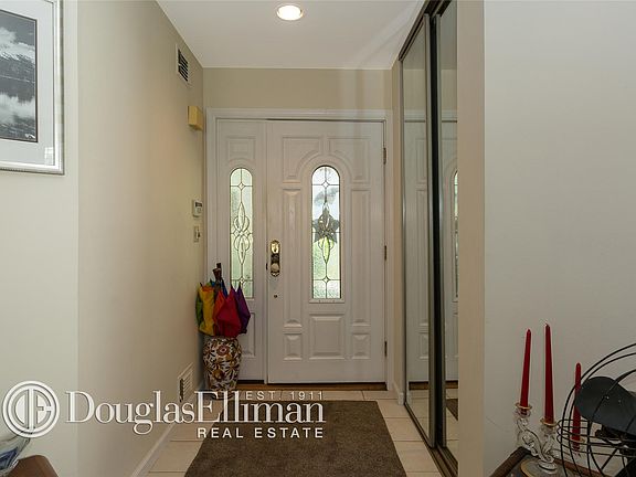4th image of 7 Turnberry Ct