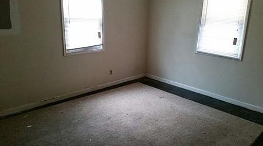 5th image of 38 Stoughton St