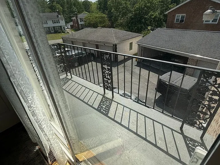 5240-5242 Old Oxford Ln — Photo 47