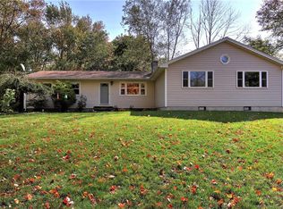 93 Forest View Rd, Northford, CT 06472