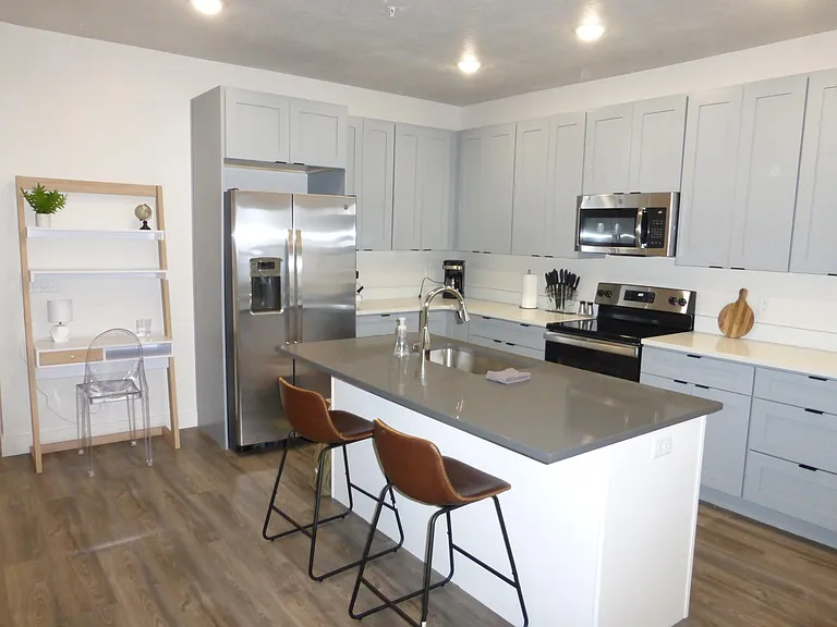 606 W North Temple St #204 — Photo 5