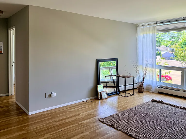 125 E Forteen Mile Rd #12 — Photo 2