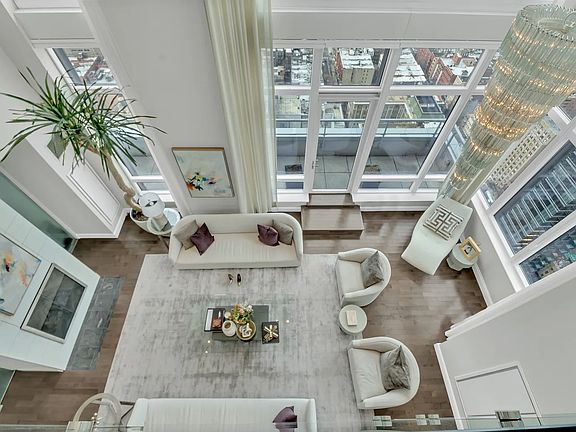3rd image of 247 W 46th St Ph 2