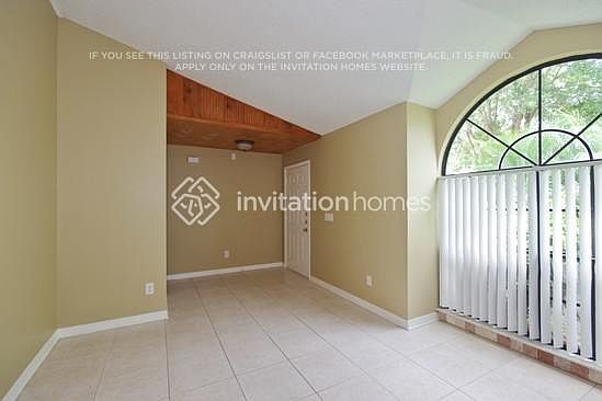 4th image of 605 Fisher Ct