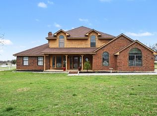 10101 Round Hill Rd, Fort Worth, TX 76131
