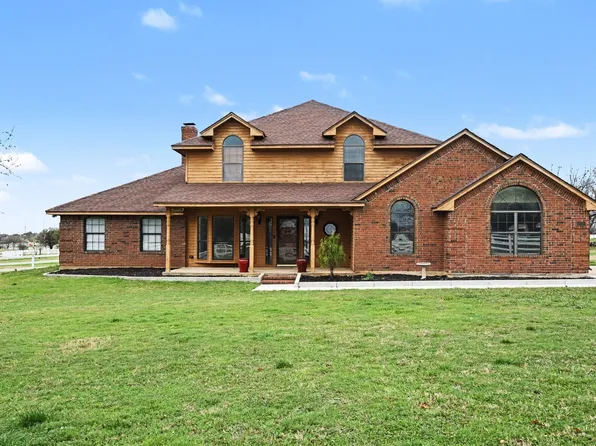 10101 Round Hill Rd, Fort Worth, TX 76131