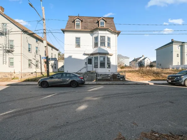 482 Snell St, Fall River, MA 02721
