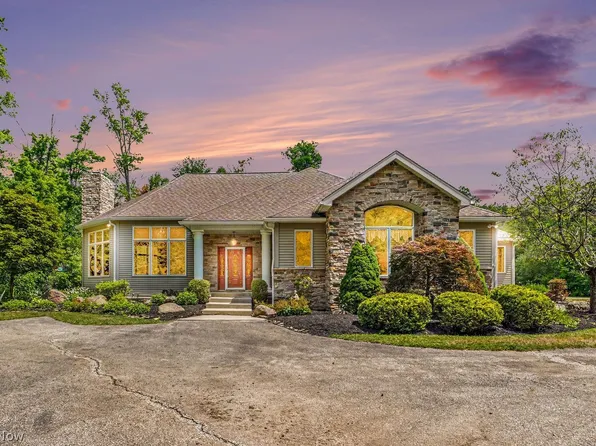 13945 Butternut Rd, Burton, OH 44021