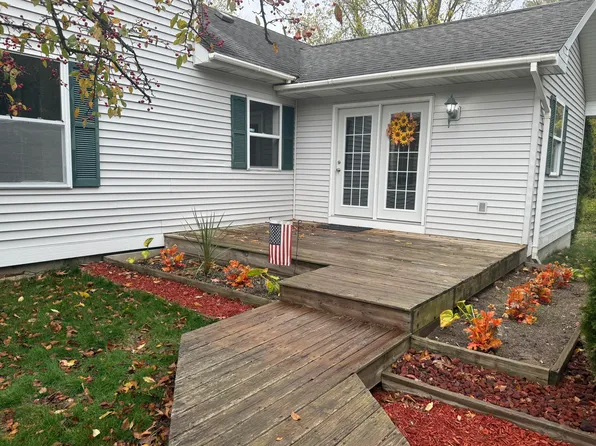 7372 Mergener Rd, Fruitport, MI 49415