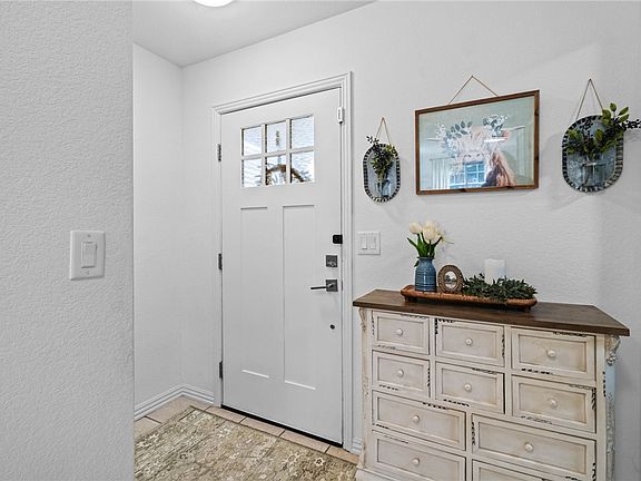 5th image of 2901-2903 E Sterling Ct