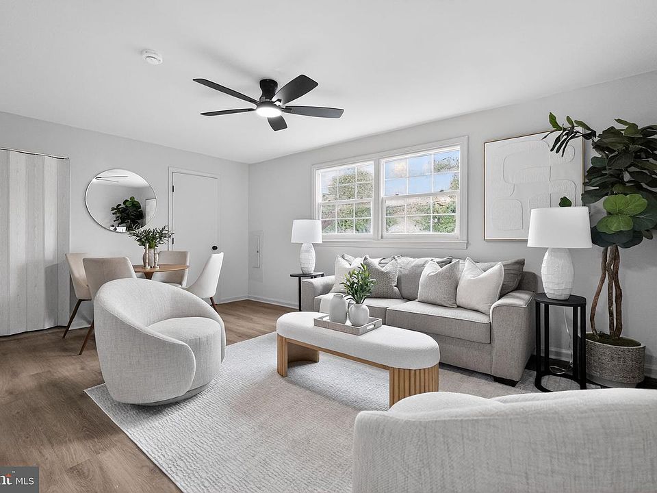 1st image of 403 Dateleaf Ave