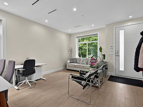 5th image of 636 Cassiar St