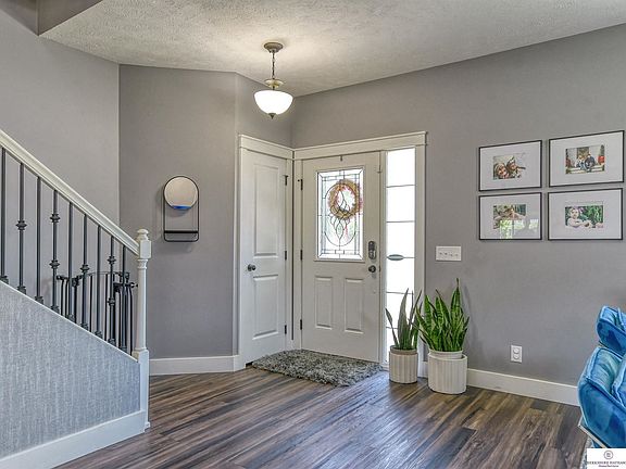 4th image of 202 Castle Pine Dr