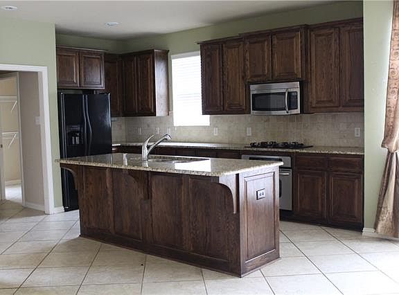 4th image of 7006 Waterbury Dr