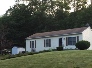 69 Westwood Dr, Sturbridge, MA 01566