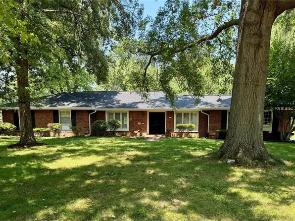 4 Spoede Ln, Saint Louis, MO 63141