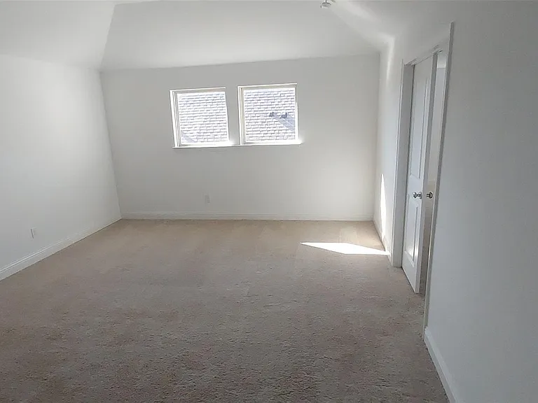 1905 Pecos Dr — Photo 7