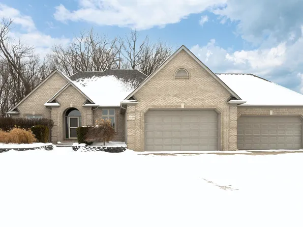 48498 Beacon Square Dr, Macomb, MI 48044
