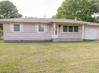 304 N Parkview Ave, Coffeyville, KS 67337