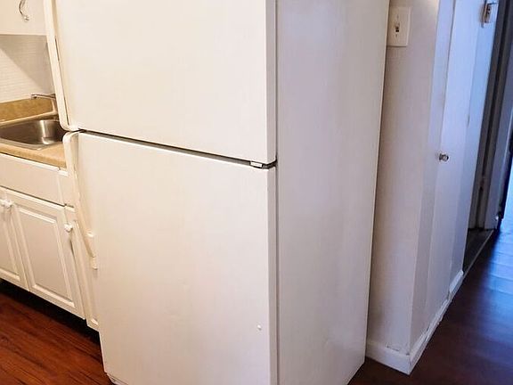 5th image of 5740 Cabanne Ave APT 17