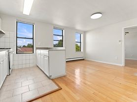 1677 Kennedy Blvd, Jersey City, NJ