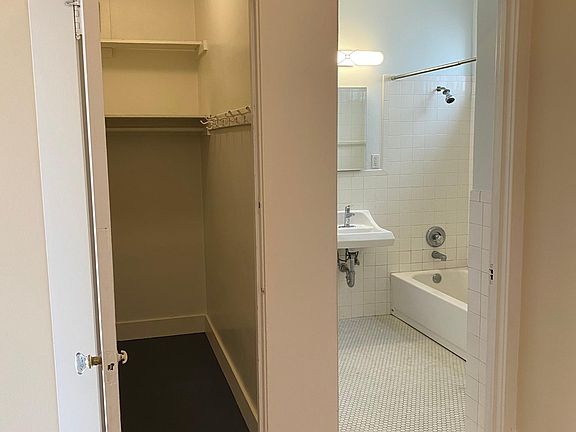 3rd image of 654 6th Ave