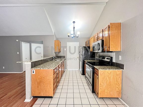 3rd image of 6011 Dooley Dr