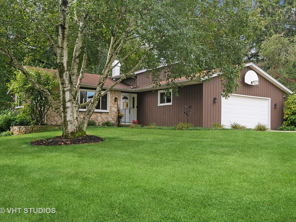 1st image of 41W385 Crestwood Dr