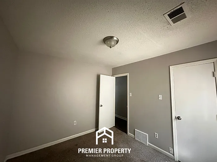 2210 Curbertson Cv — Photo 15