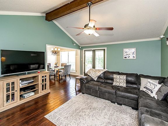 3rd image of 426 Stratmore Dr