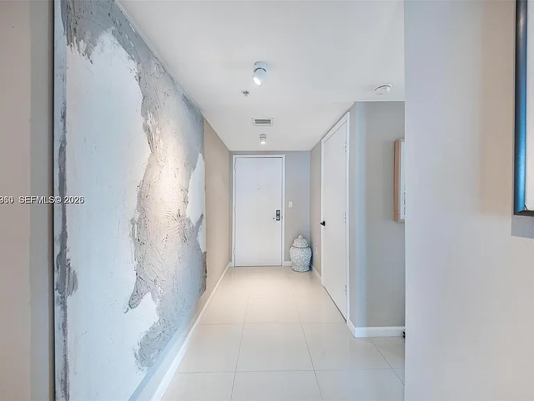 665 NE 25th St #1805 — Photo 29