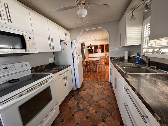 3rd image of 66020 London Rd #20