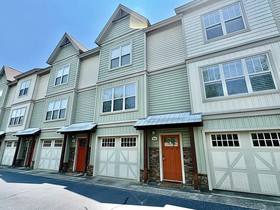 203 Kelly Rd #904