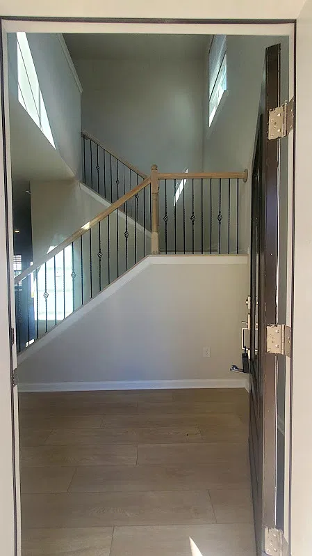 3 bed, 2.5 bath, 2036 sqft, $2,499 — Photo 2